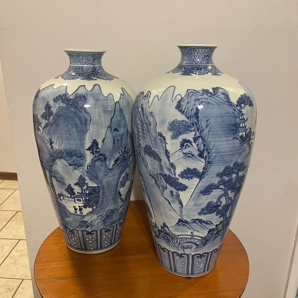 Ethan Allen Porcelain Vases (Designer brand)